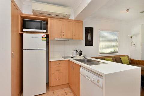 Port Douglas Apartments - Adults Only Oasis - Northern Rivers Accommodation 8