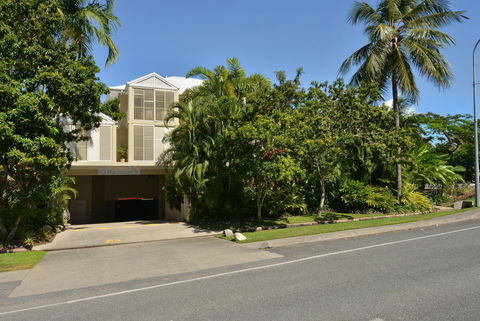 Port Douglas Apartments - Adults Only Oasis - Northern Rivers Accommodation 28