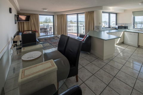 Centrepoint Apartments Caloundra - Northern Rivers Accommodation 38