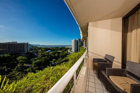 Hilton Cairns - Northern Rivers Accommodation 27