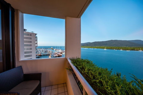 Hilton Cairns - Northern Rivers Accommodation 30
