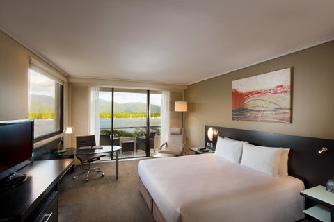 Hilton Cairns - Northern Rivers Accommodation 7