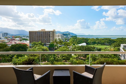 Hilton Cairns - Northern Rivers Accommodation 12