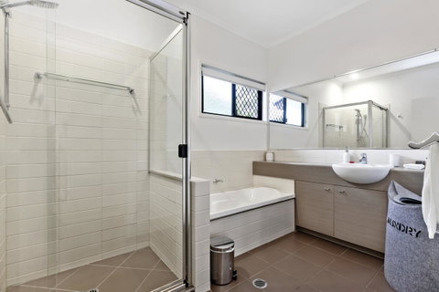 Lotus Retreat - Northern Rivers Accommodation 1