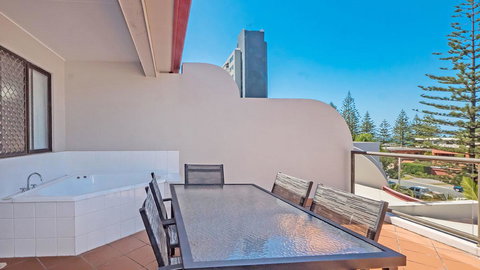 Burleigh On The Beach - Northern Rivers Accommodation 27