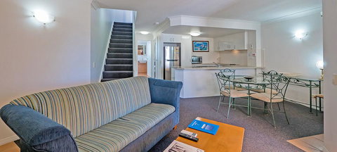 Burleigh On The Beach - Northern Rivers Accommodation 26
