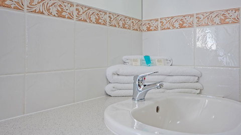 Burleigh On The Beach - Northern Rivers Accommodation 18