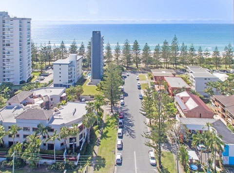Burleigh On The Beach - Northern Rivers Accommodation 1