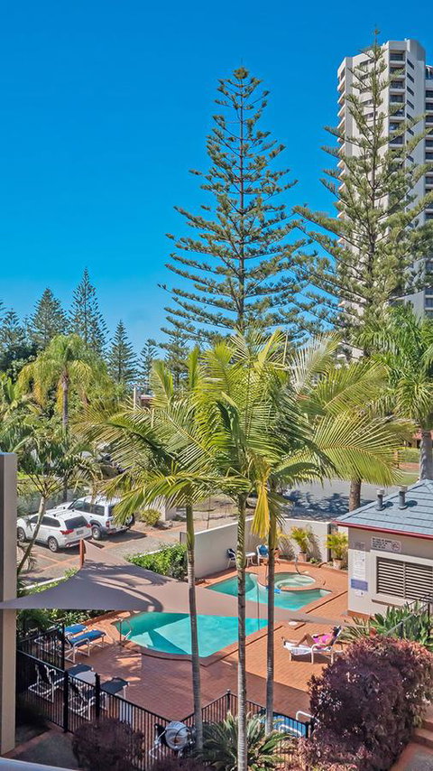 Burleigh On The Beach - Northern Rivers Accommodation 23
