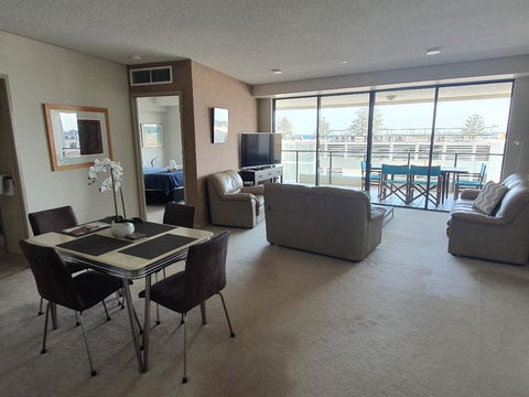The Waterford Prestige Apartments - Northern Rivers Accommodation 4