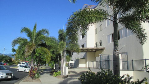 Edge Apartments Cairns - Northern Rivers Accommodation 24