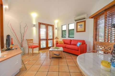 Martinique On Macrossan - Northern Rivers Accommodation 3
