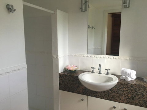 Martinique On Macrossan - Northern Rivers Accommodation 9
