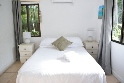1 Min. Walk To Beach Horeseshoe Bay Holiday Units - Northern Rivers Accommodation 1