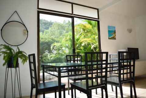 1 Min. Walk To Beach Horeseshoe Bay Holiday Units - Northern Rivers Accommodation 3