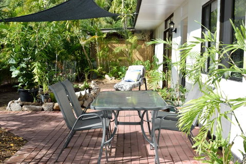 1 Min. Walk To Beach Horeseshoe Bay Holiday Units - Northern Rivers Accommodation 4