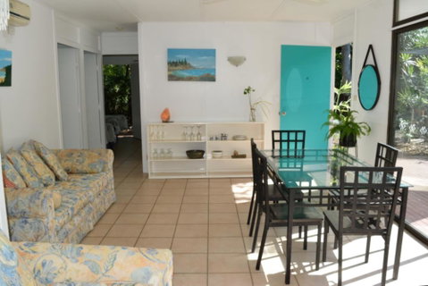 1 Min. Walk To Beach Horeseshoe Bay Holiday Units - Northern Rivers Accommodation 2