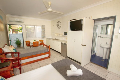 Tropical Palms Resort & 4WD Hire - Northern Rivers Accommodation 5