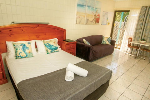 Tropical Palms Resort & 4WD Hire - Northern Rivers Accommodation 8