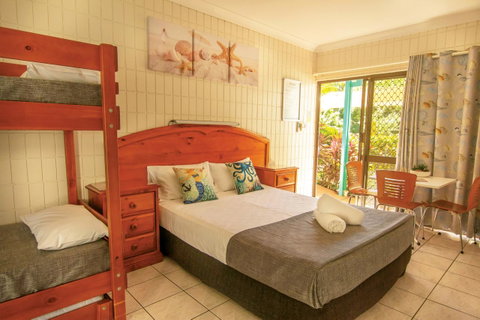 Tropical Palms Resort & 4WD Hire - Northern Rivers Accommodation 2