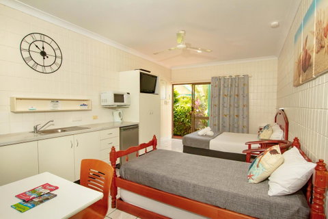 Tropical Palms Resort & 4WD Hire - Northern Rivers Accommodation 7