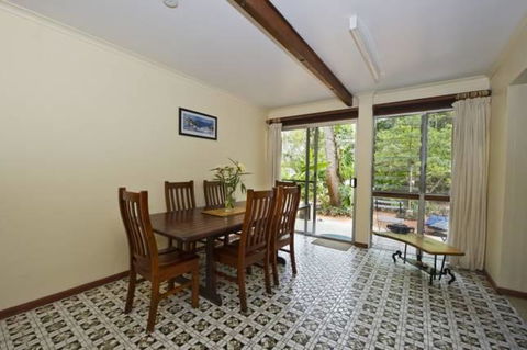 Magnetic Island Holiday House - Northern Rivers Accommodation 6