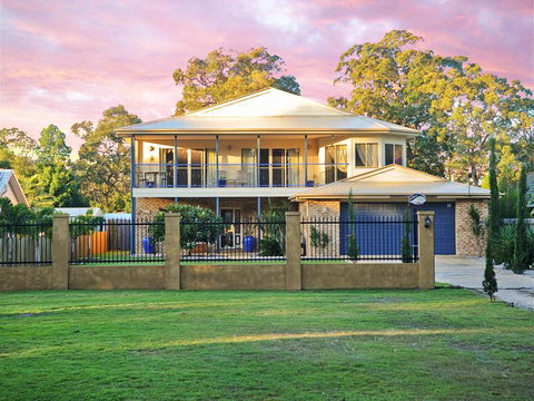 Waterfront At White Patch - Northern Rivers Accommodation 2