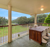 Immaculate Spacious Second Floor Unit Overlooking Pristine Parklands - Northern Rivers Accommodation