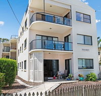 Quiet location across from waterfront - South Esp Bongaree - Northern Rivers Accommodation