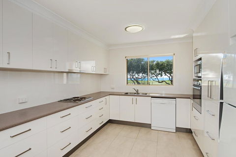 Walk To Surf Beach - Ground Floor Apartment - Bribie Horizons Boyd St, Woorim - Northern Rivers Accommodation 4