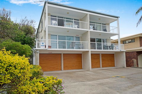 LISTEN TO THE SURF From Rickman Pde, Woorim - Northern Rivers Accommodation 17