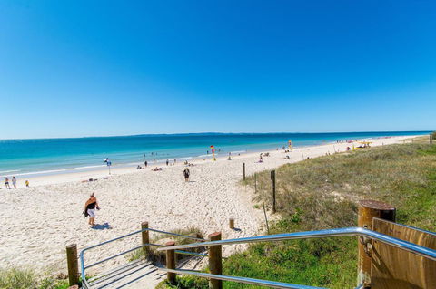 LISTEN TO THE SURF From Rickman Pde, Woorim - Northern Rivers Accommodation 15