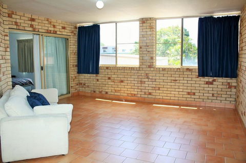 Spacious Unit With Views Of Pumicestone - Wattle Ave, Bongaree - Northern Rivers Accommodation 5