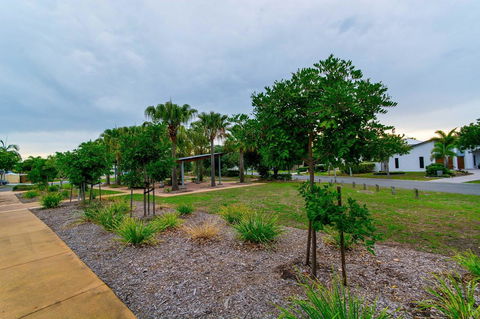 Spacious Unit With Views Of Pumicestone - Wattle Ave, Bongaree - Northern Rivers Accommodation 15