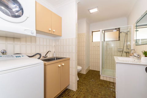 Spacious Family Unit With Incredible Views. - Northern Rivers Accommodation 13