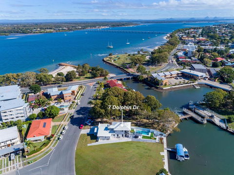Stunning Canal Home Oh So Close To The Waterfront - Northern Rivers Accommodation 17