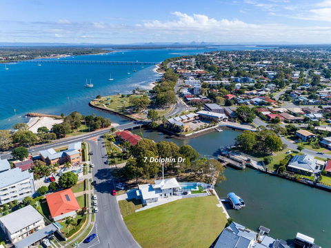Stunning Canal Home Oh So Close To The Waterfront - Northern Rivers Accommodation 13