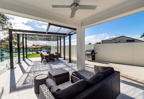 Stunning Canal Home Oh So Close To The Waterfront - Northern Rivers Accommodation 16