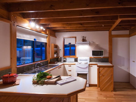 Parnella Adventure Bay, Bruny Island - Northern Rivers Accommodation 12