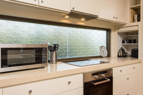'Rolling Waves 2' On Ocean Drive - Northern Rivers Accommodation 3
