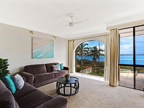 'The Bay', 25 Wallawa Rd - Huge Home With Aircon, Spectacular Views & Chromecast - Northern Rivers Accommodation 2