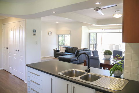 'Top Tier' Dog Friendly Holiday Home - Northern Rivers Accommodation 2