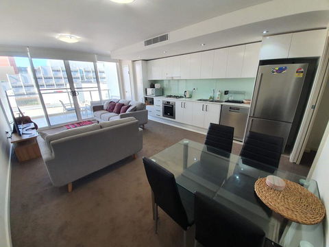 (just Listed) Bolton St 1br 350m Walk To Newcastle Beach +++ Wifi End Eand - Northern Rivers Accommodation 0