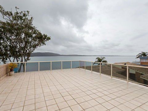 1 'Kooringal', 105 Soldiers Point Road - Waterfront Unit Wth Aircon - Northern Rivers Accommodation 0