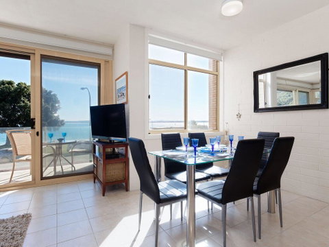 1 'Little Hut', 20 Kurrawa Close - Spectacular Water Views, NBN & Air Conditioned - Northern Rivers Accommodation 1