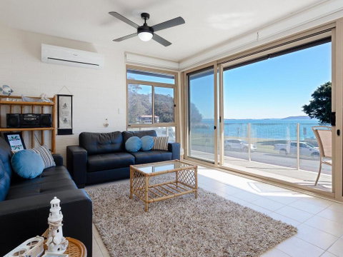 1 'Little Hut', 20 Kurrawa Close - Spectacular Water Views, NBN & Air Conditioned - Northern Rivers Accommodation 2