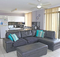 1 'The Commodore' 9-11 Donald St - Ground Floor Unit Close To Shops Cafe's And Marina - Northern Rivers Accommodation