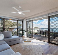 1 'The Poplars' 34 Magnus St - panoramic water views pool aircon  WIFI - Northern Rivers Accommodation