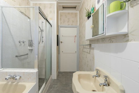 1 Private Double Room In Carramar 1 Minute Walk To Station - SHAREHOUSE - Northern Rivers Accommodation 2