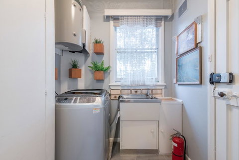1 Private Double Room In Carramar 1 Minute Walk To Station - SHAREHOUSE - Northern Rivers Accommodation 3